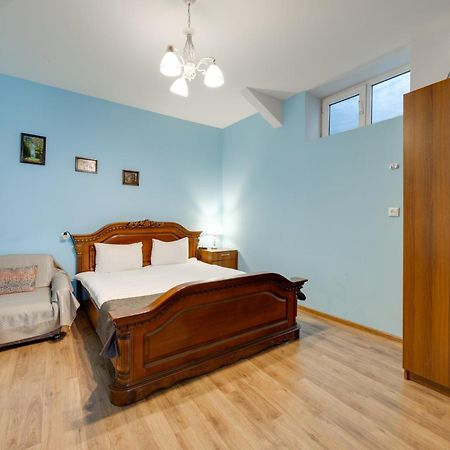 Rustaveli Two Bedroom Apartment With 5 Star Location Tbilisi Exterior foto