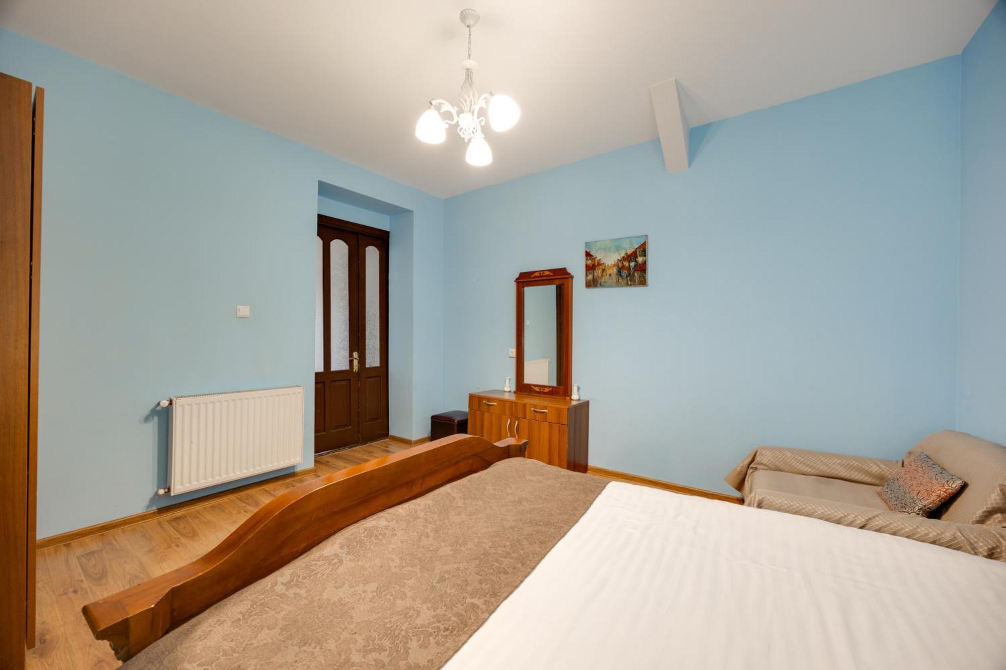 Rustaveli Two Bedroom Apartment With 5 Star Location Tbilisi Exterior foto