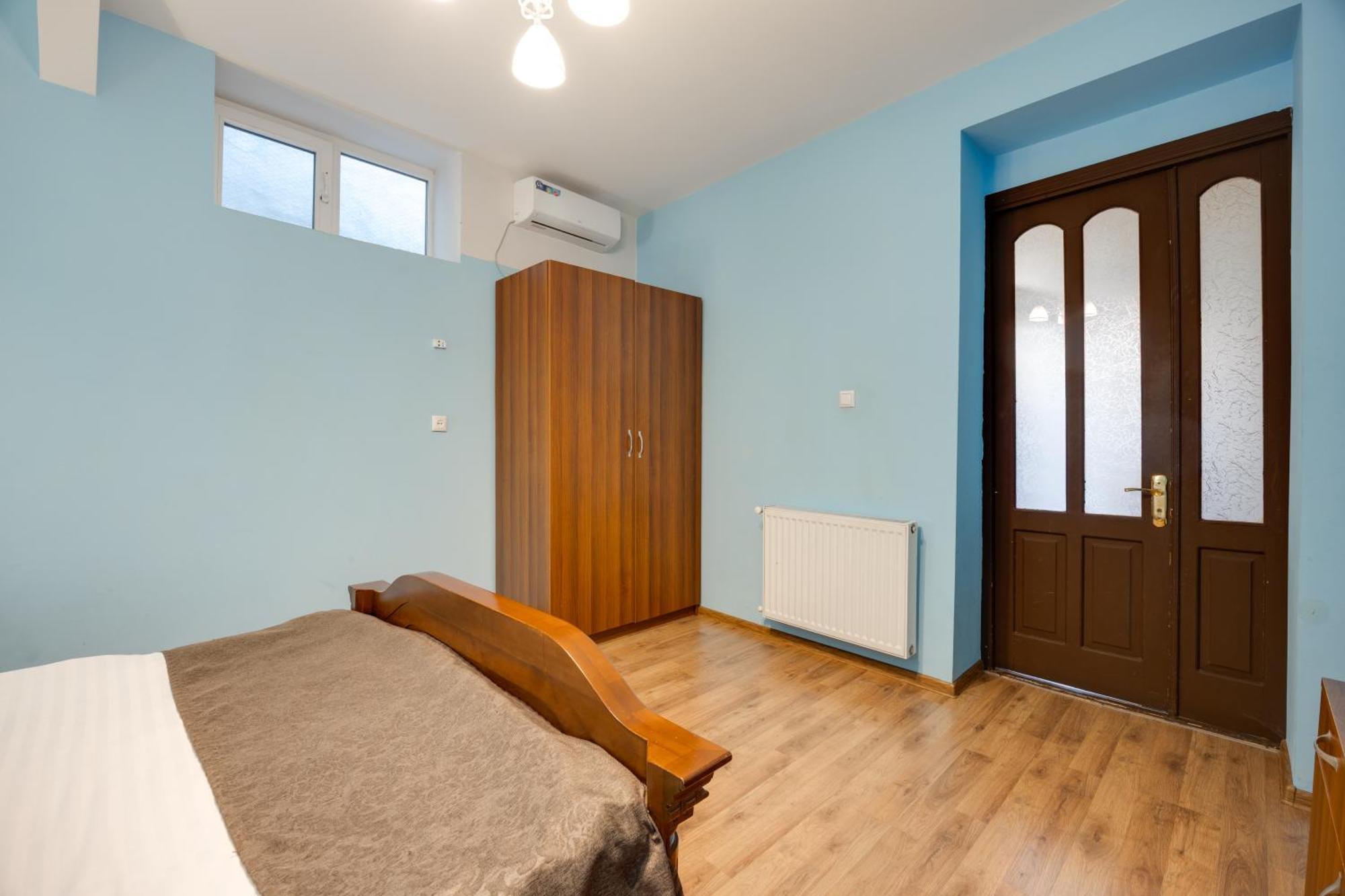 Rustaveli Two Bedroom Apartment With 5 Star Location Tbilisi Exterior foto